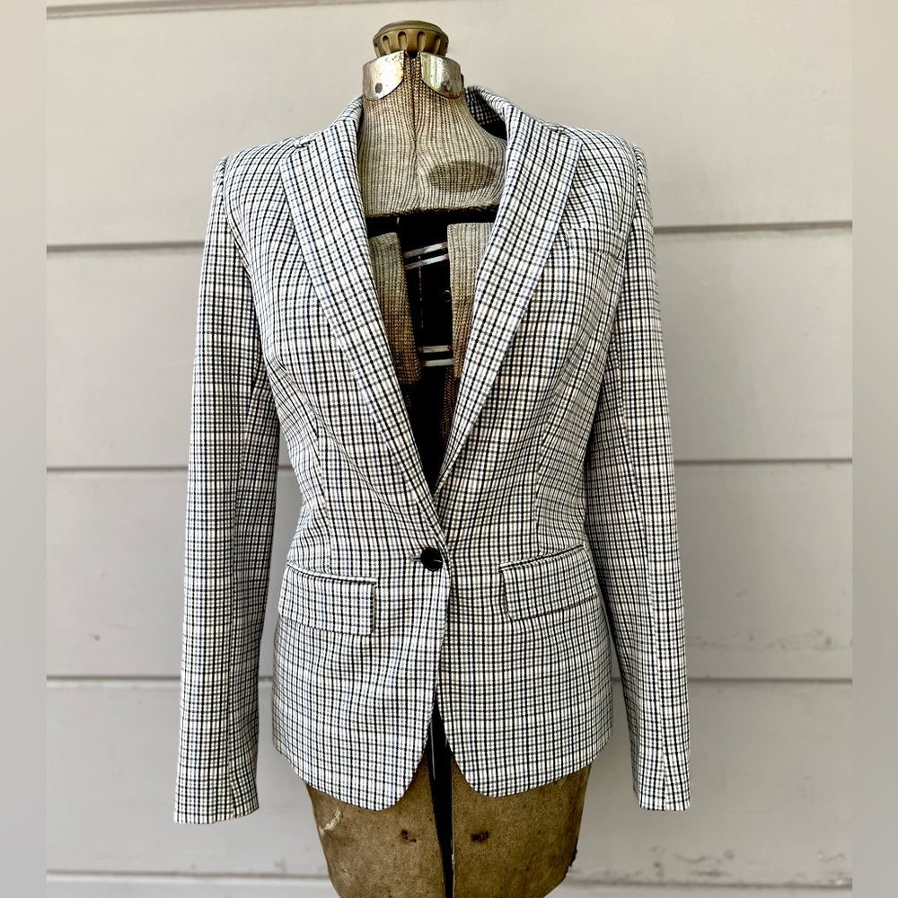 NWT, A Sweet NEW DAY blue and gray plaid Blazer..  Size 2-4 - Picture 4 of 9